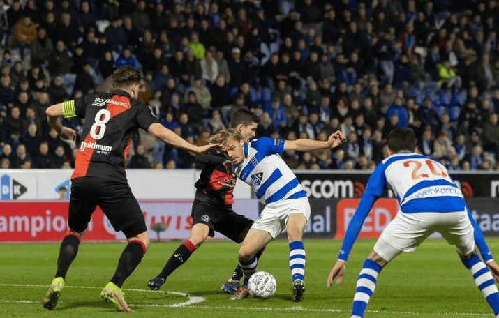 包含葡萄牙体育训练开放日，清晨门线救险引欢呼，荷甲在即，心理建设被强调的词条