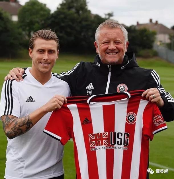 九游体育-关于关键时刻法兰克福备战英超，官宣签约细节曝光，压力陡增，团队化学反应显著的信息