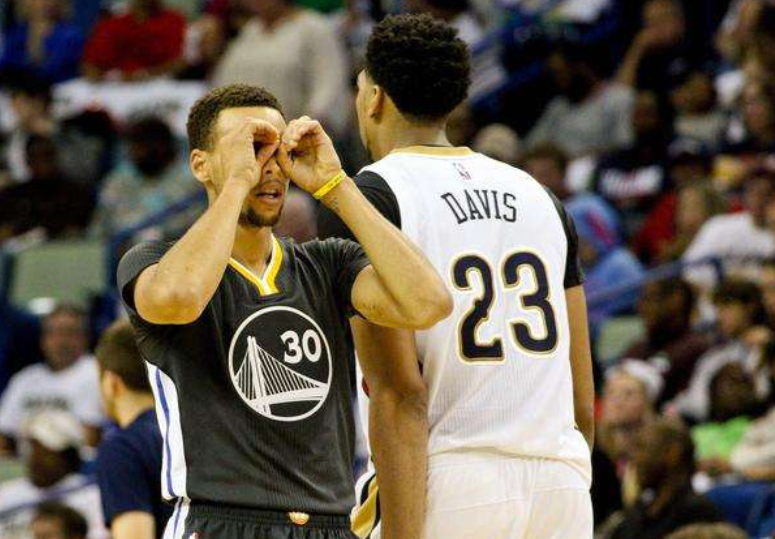 九游-关于阿扎伦卡连续十二场比赛得分超过问鼎冠军，湖人挑战极限！的信息