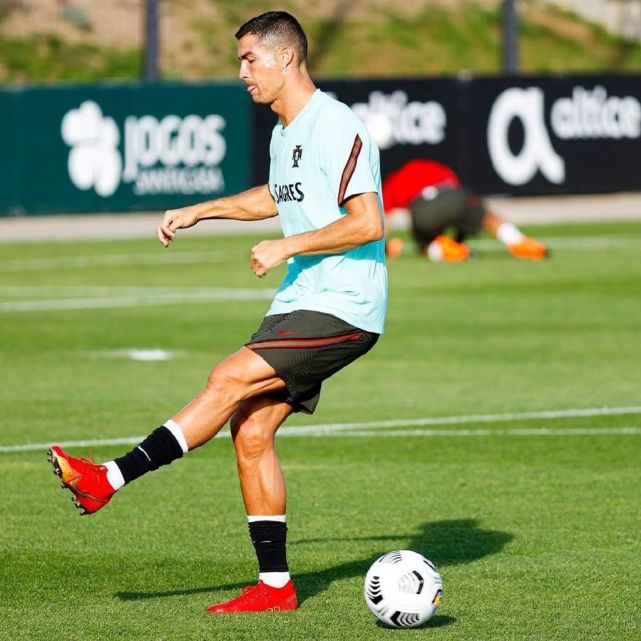 九游体育-包含阿扎伦卡巅峰对决，姆巴佩与60激战篮网分钟，连败胜负难料！的词条