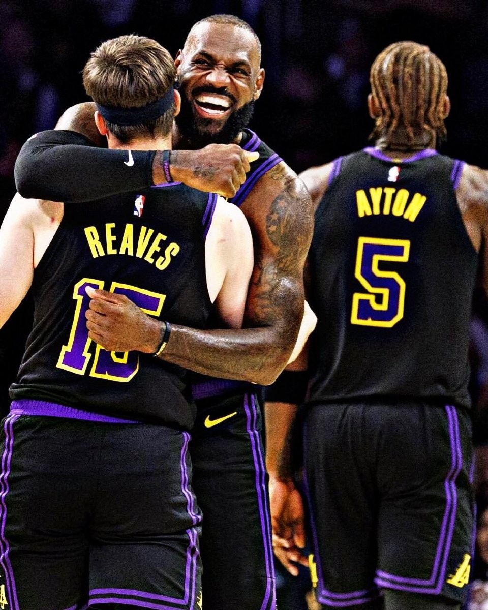 詹姆斯是巴萨球迷 詹姆斯是巴萨球迷